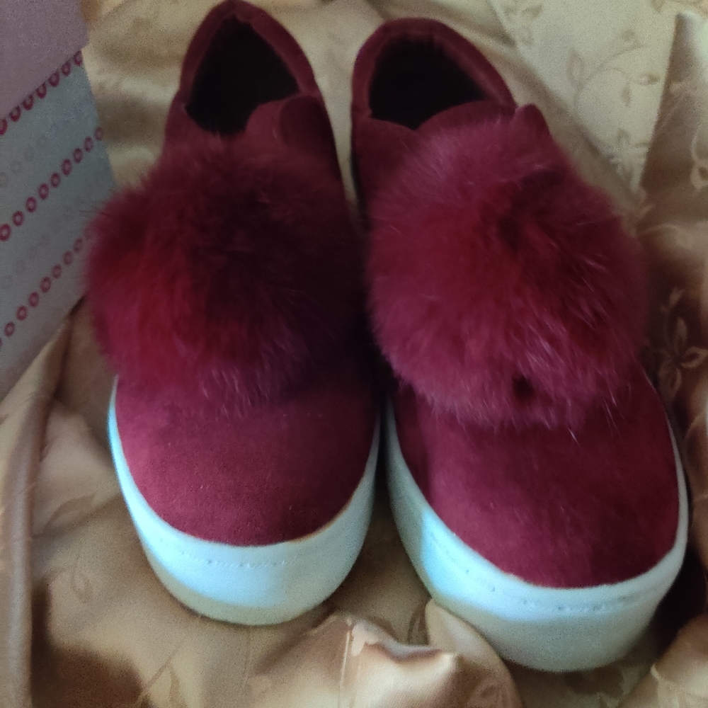 BIG POM POM SNEAKERS